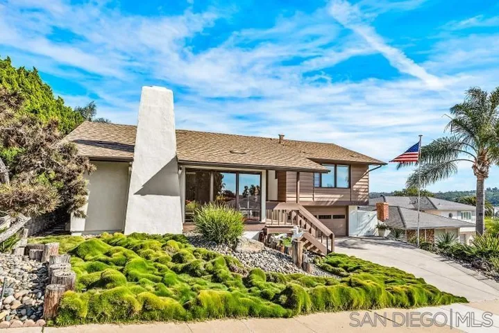 2010 Elevada St, Oceanside, California 92054