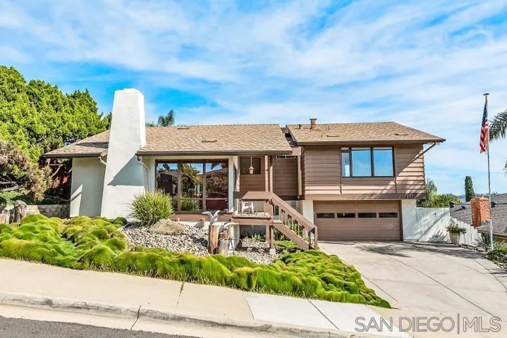 2010 Elevada St, Oceanside, California 92054
