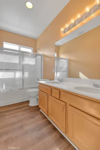2nd story full bathroom