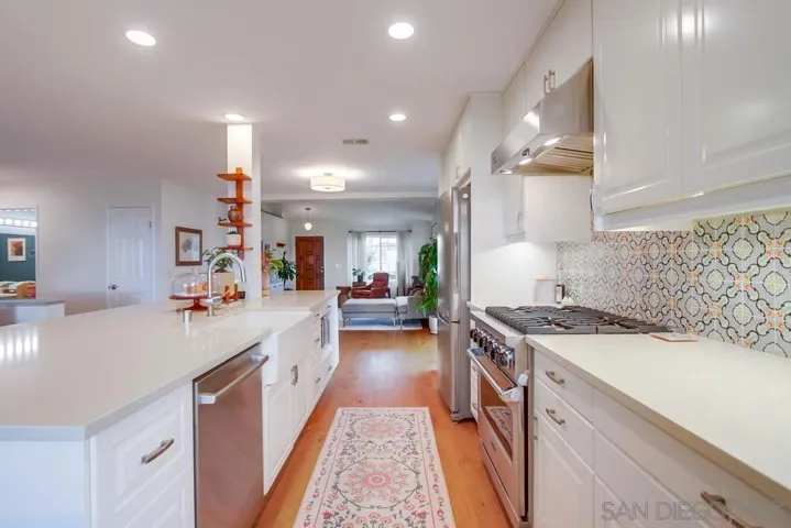 15808 Camino Codorniz, San Diego, California 92127