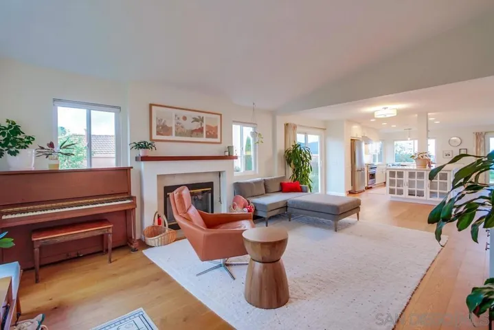 15808 Camino Codorniz, San Diego, California 92127