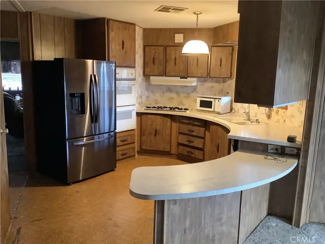 8655 E Santa Fe Avenue 44, Hesperia, California 92345