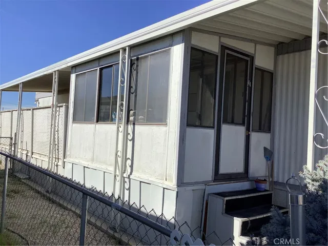 8655 E Santa Fe Avenue 44, Hesperia, California 92345