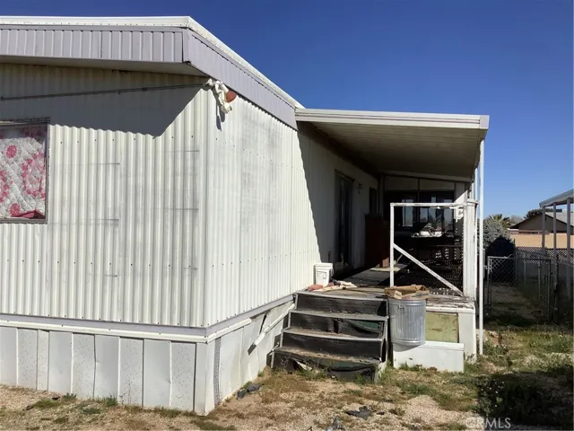 8655 E Santa Fe Avenue 44, Hesperia, California 92345
