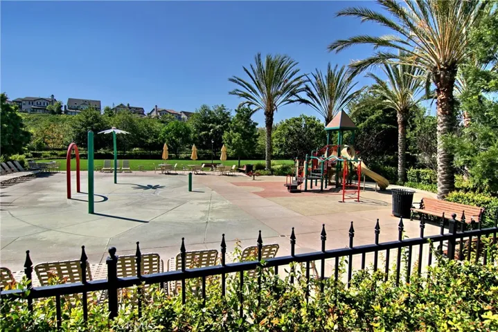 Ladera Ranch is a mast planned community with several club houses, pools, jacuzzi, walking trails, sports courts, dog parks, and many more amenities.