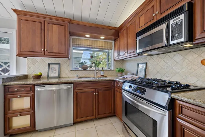 10441 Corte De Seville, Cupertino, California 95014