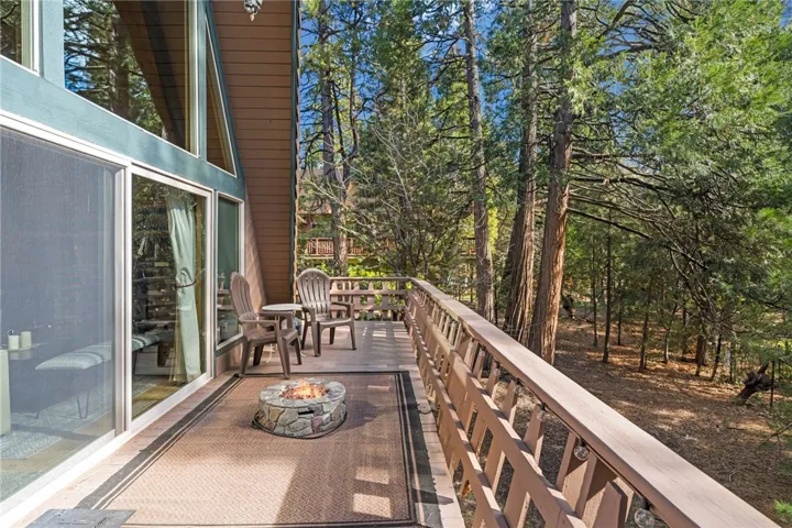 27197 Bernina Drive, Lake Arrowhead, California 92352