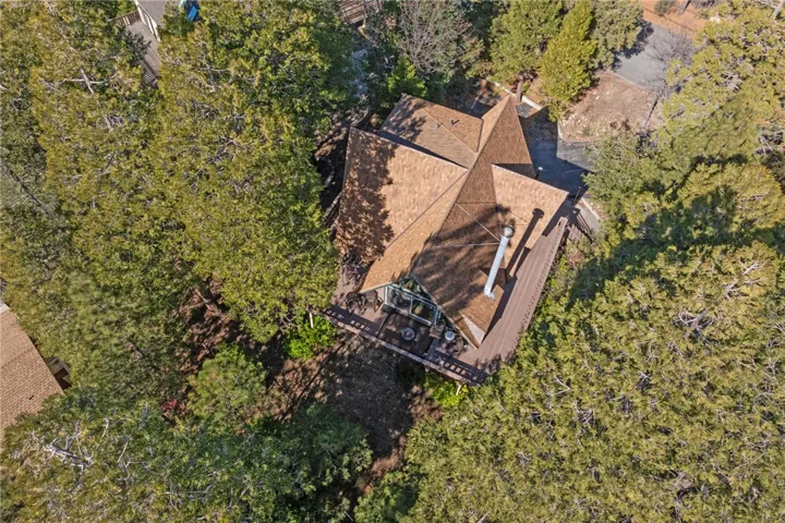 27197 Bernina Drive, Lake Arrowhead, California 92352