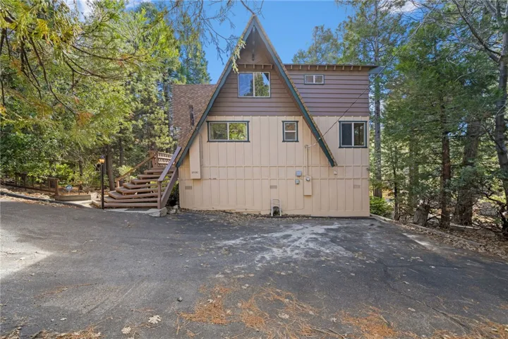 27197 Bernina Drive, Lake Arrowhead, California 92352