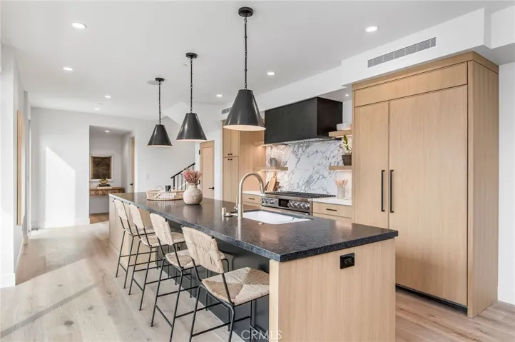 1027 W Bay Ave Unit B, Newport Beach, California 92663