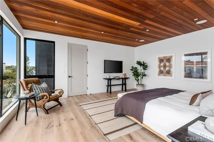 1027 W Bay Ave Unit B, Newport Beach, California 92663