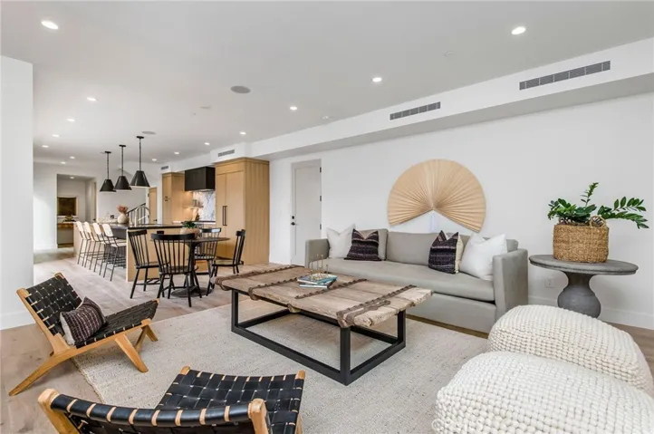 1027 W Bay Ave Unit B, Newport Beach, California 92663