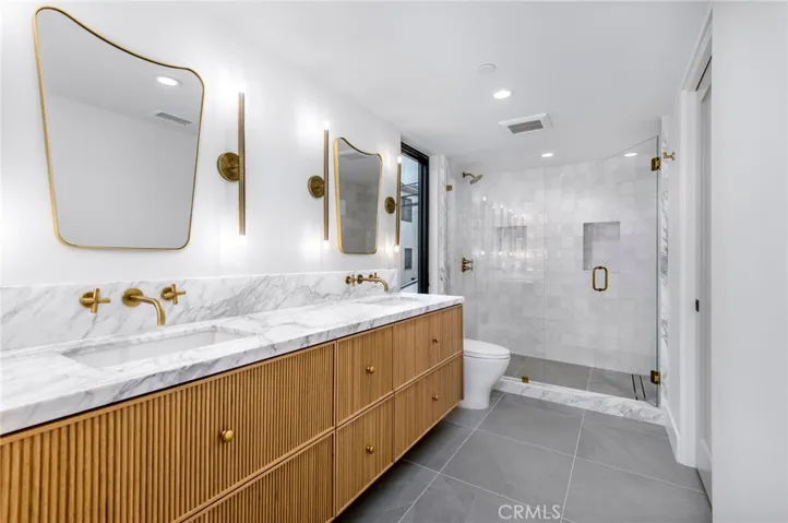 1027 W Bay Ave Unit B, Newport Beach, California 92663