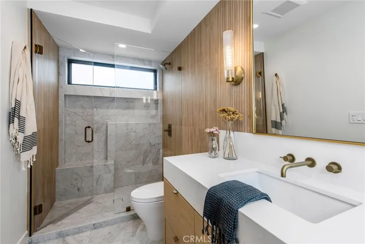 1027 W Bay Ave, Newport Beach, California 92663