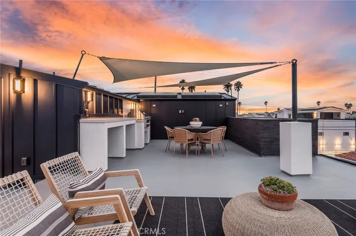 1027 W Bay Ave, Newport Beach, California 92663