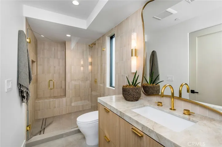 1027 W Bay Ave, Newport Beach, California 92663