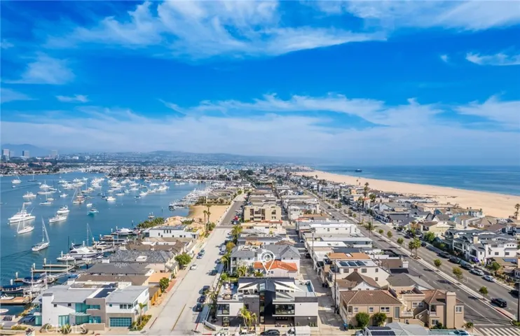 1027 W Bay Ave, Newport Beach, California 92663