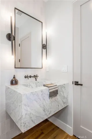 1027 W Bay Ave, Newport Beach, California 92663