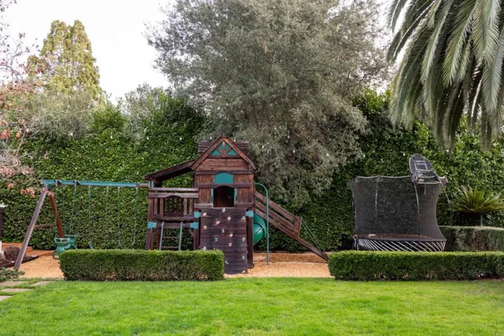 1060 Palo Alto Avenue, Palo Alto, California 94301