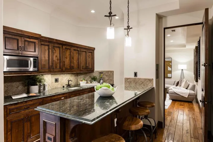1060 Palo Alto Avenue, Palo Alto, California 94301