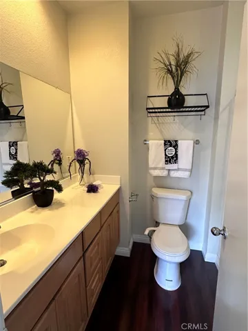 Full Guest Room Powder-Room