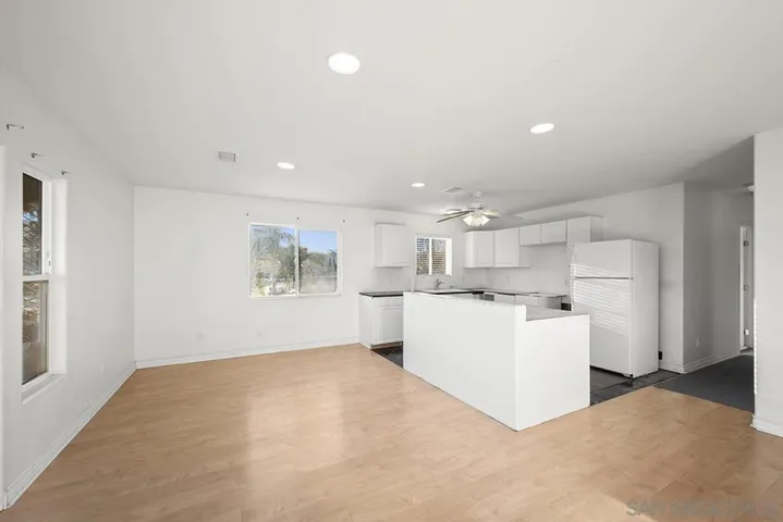9106 Inverness Road, Santee, California 92071