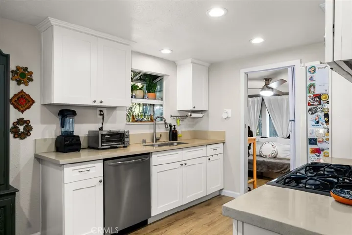 21874 Plunge Road, Crestline, California 92325