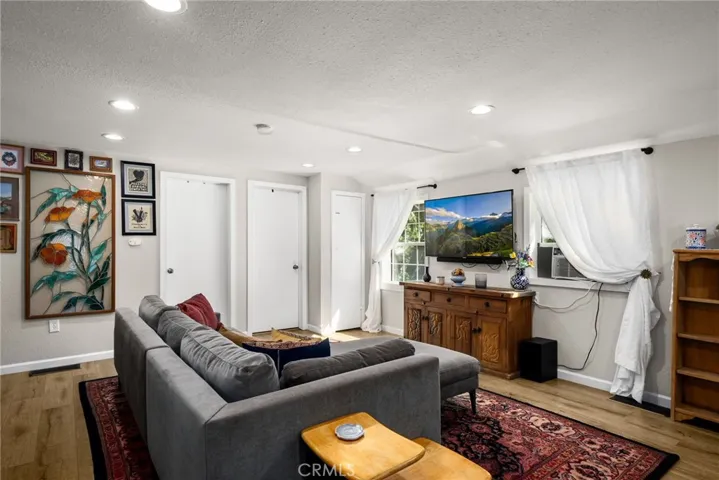 21874 Plunge Road, Crestline, California 92325