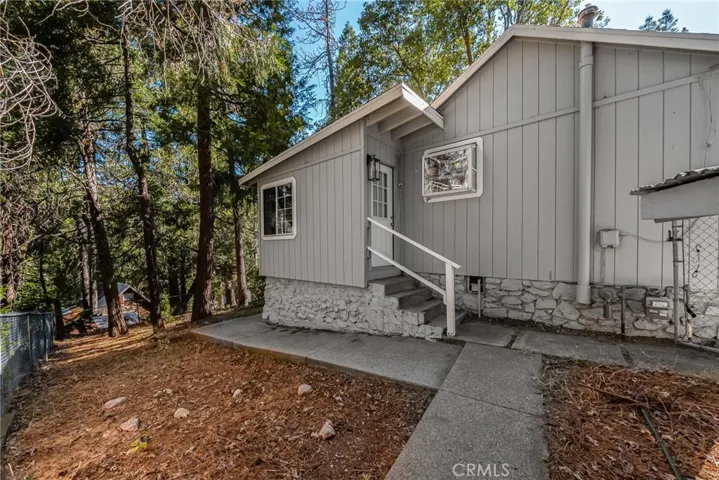 21874 Plunge Road, Crestline, California 92325