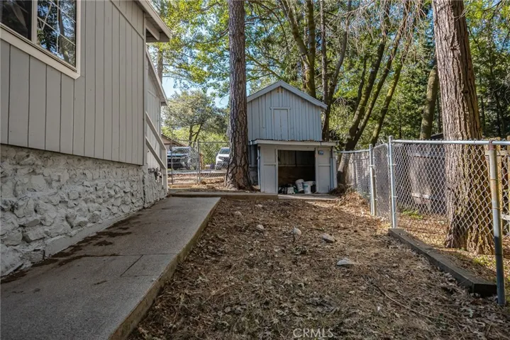 21874 Plunge Road, Crestline, California 92325