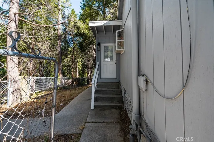 21874 Plunge Road, Crestline, California 92325