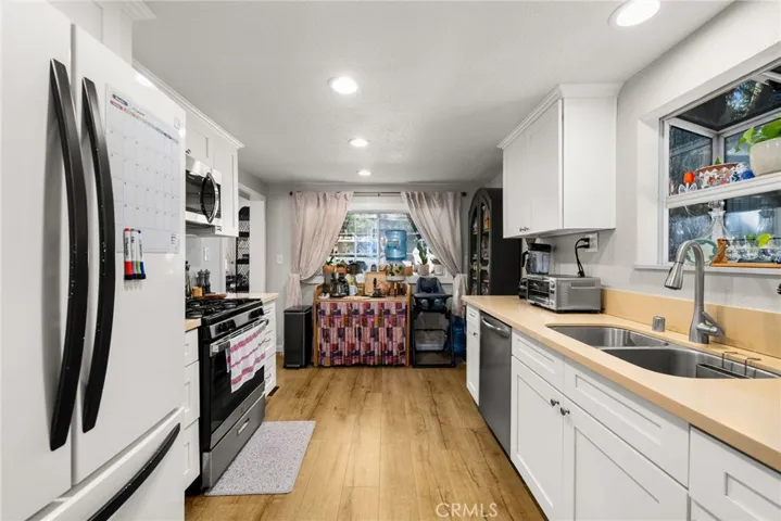 21874 Plunge Road, Crestline, California 92325
