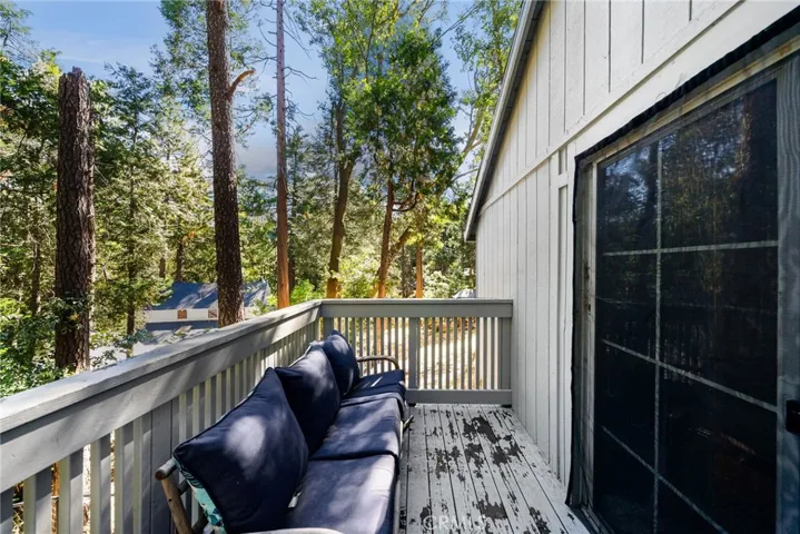 21874 Plunge Road, Crestline, California 92325