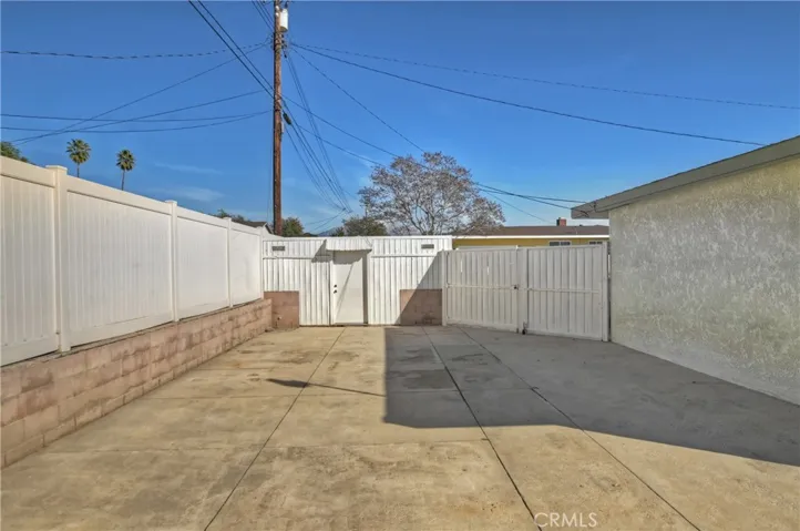 27242 Crest Street, Highland, California 92346