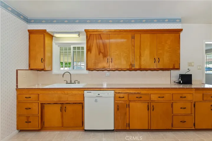 27242 Crest Street, Highland, California 92346