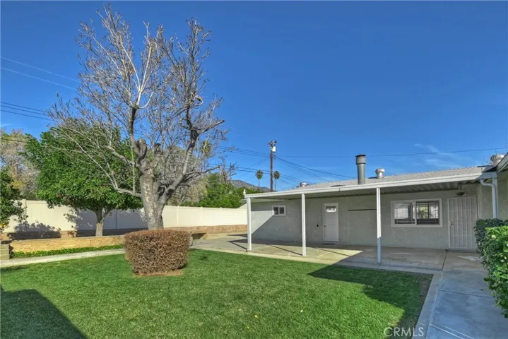 27242 Crest Street, Highland, California 92346