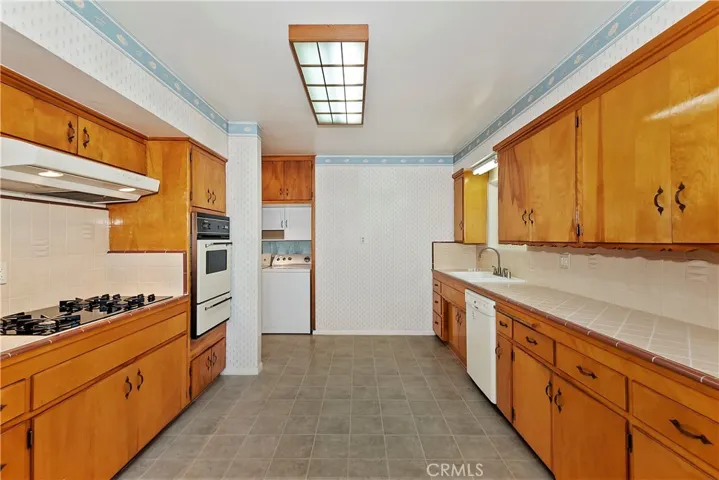 27242 Crest Street, Highland, California 92346