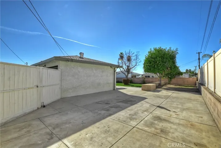 27242 Crest Street, Highland, California 92346