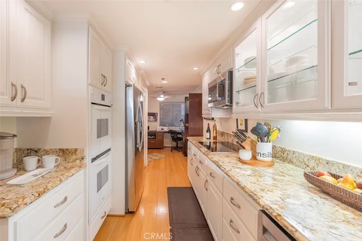 Looking back to office/breakfast nook