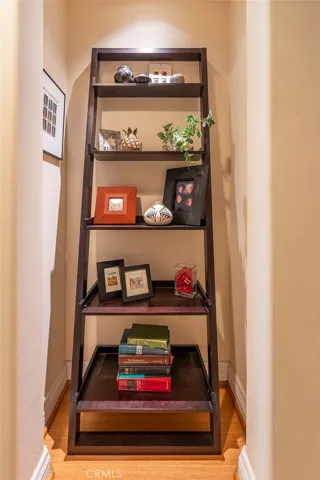 Hallway niche