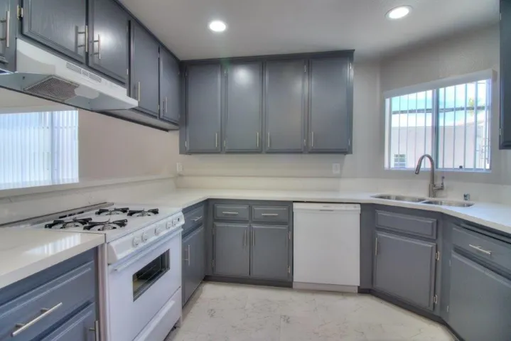 1365 Newport Avenue, Long Beach, California 90804