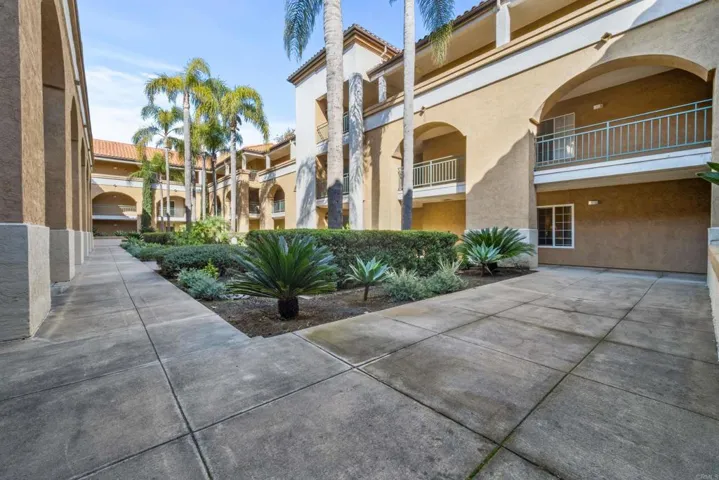 2220 Camino De La Reina 104, San Diego, California 92108