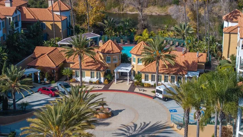 2220 Camino De La Reina 104, San Diego, California 92108