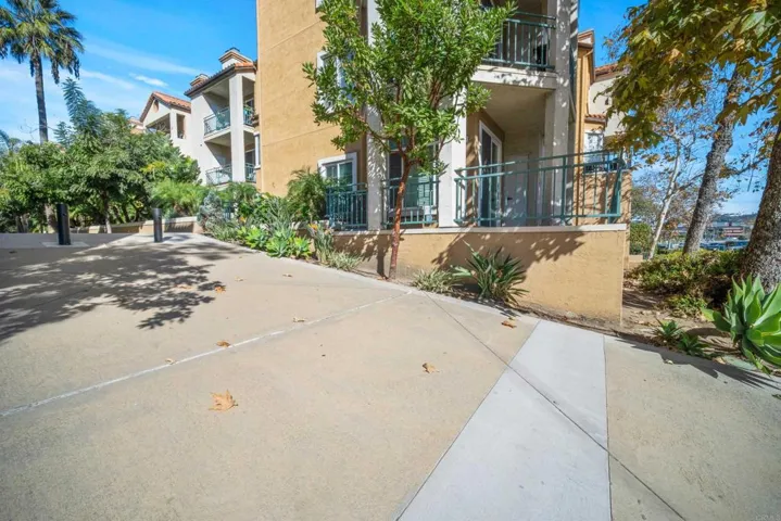 2220 Camino De La Reina 104, San Diego, California 92108