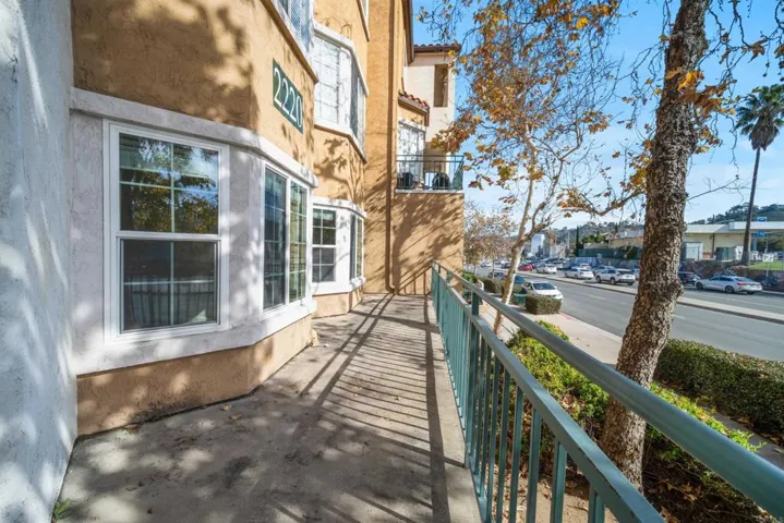 2220 Camino De La Reina 104, San Diego, California 92108
