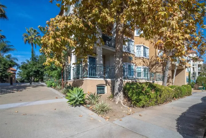 2220 Camino De La Reina 104, San Diego, California 92108