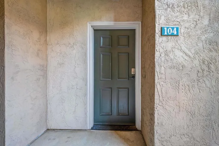 2220 Camino De La Reina 104, San Diego, California 92108