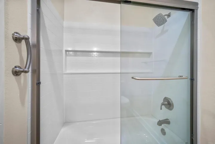 2220 Camino De La Reina 104, San Diego, California 92108