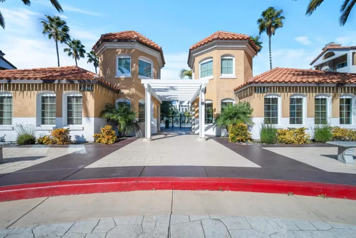 2220 Camino De La Reina 104, San Diego, California 92108