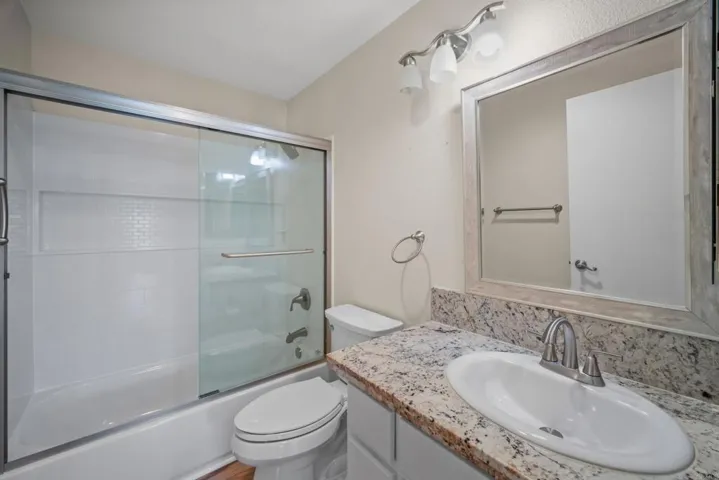 2220 Camino De La Reina 104, San Diego, California 92108